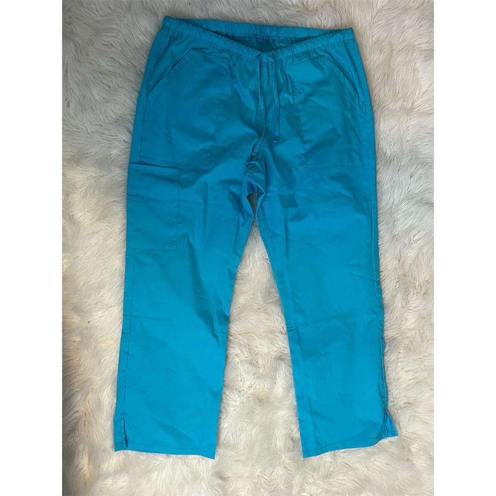 Cherokee Women’s authentic workwear scrub pants, size Large petite NWOT